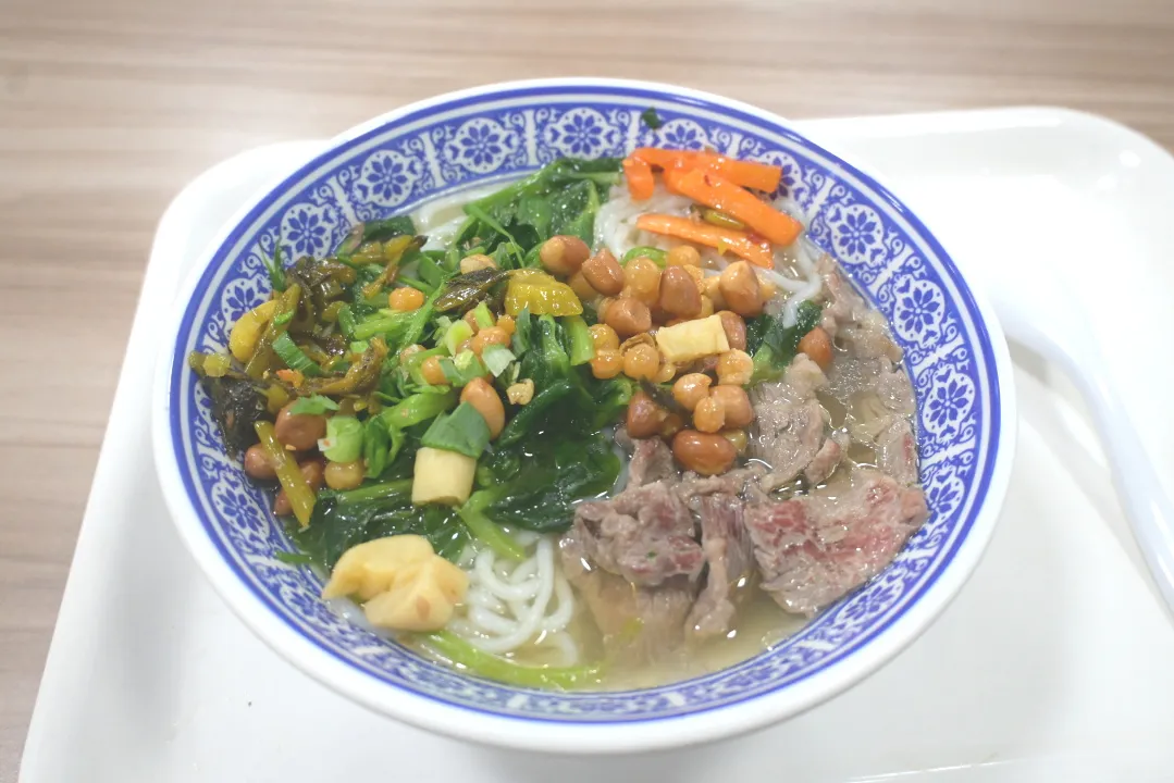 鮮燙米線、辣椒炒肉……來看交大食堂新晉頂流